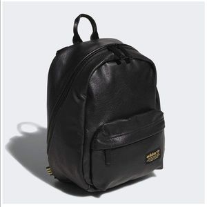 New with tags ⭐️🌟✨Adidas Leather backpack